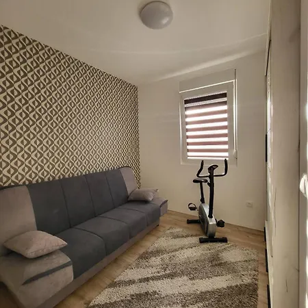 Apartment D Altina *