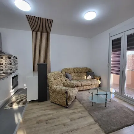 Apartment D Altina *